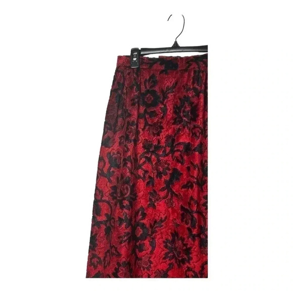 1539. VINTAGE 1960’s RED BLACK IN COLOR TAPESTRY MAXI SKIRT SEE MEASUREMENTS - Picture 4 of 9
